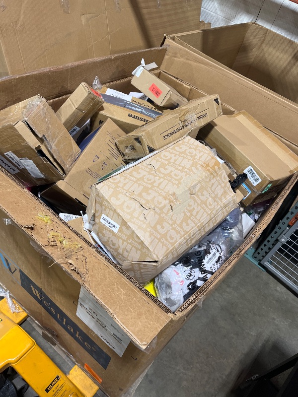 Photo 1 of *** NON REFUNDABLE *** TRASH/NON SELL PALLET
*MUST BRING TRUCK TO PICK UP*