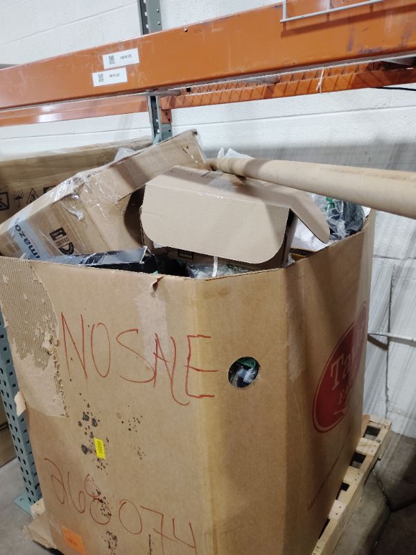 Photo 1 of *** NON-REFUNDABLE ***MUST BRING A TRUCK TO PICK UP**** TRASH/NON SELL PALLET***



