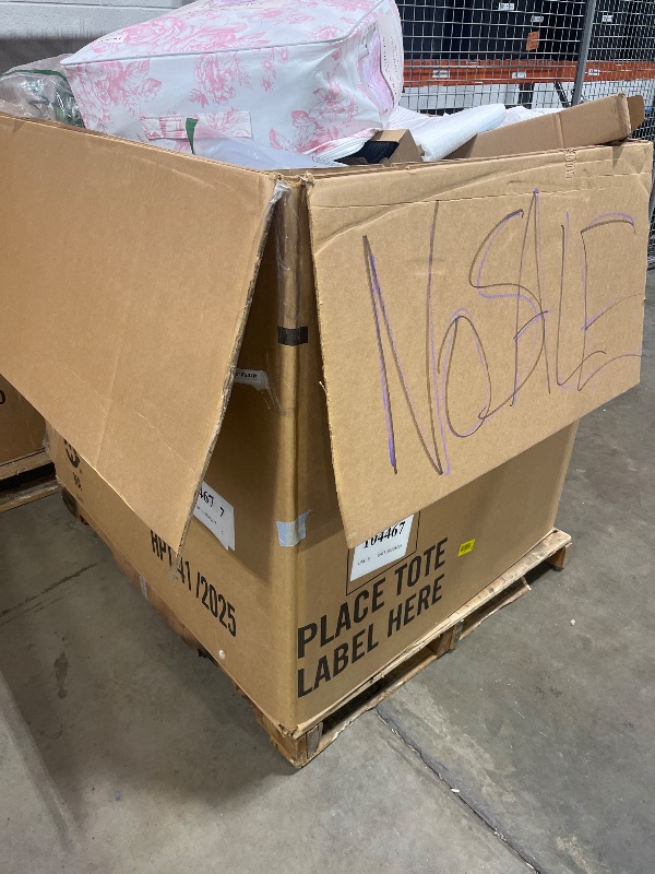 Photo 1 of *** NON REFUNDABLE *** 
TRASH/NON SELL PALLET
*MUST BRING TRUCK TO PICK UP*