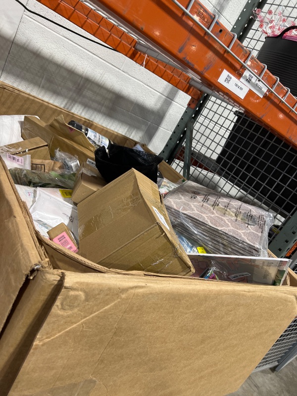 Photo 1 of *** NON REFUNDABLE *** NELLIS AUCTION TRASH/NON SELL PALLET****