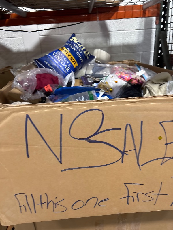 Photo 1 of *TRUCK PICKUP ONLY* NO SALE PALLET *NON REFUNDABLE*