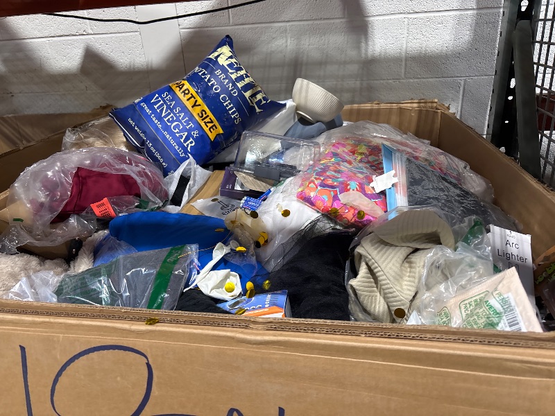 Photo 1 of *TRUCK PICKUP ONLY* NO SALE PALLET *NON REFUNDABLE*