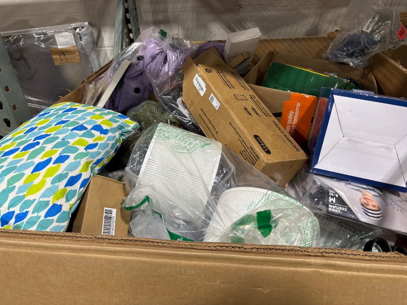 Photo 1 of  **TRUCK PICK UP ONLY** NO SALE PALLET *NON REFUNDABLE*