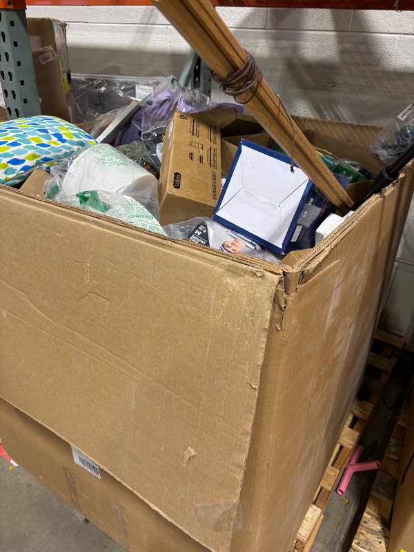 Photo 1 of  **TRUCK PICK UP ONLY** NO SALE PALLET *NON REFUNDABLE*