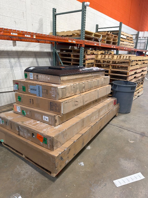 Photo 1 of *FINAL SALE/ NO RETURNSI
PALLET OF NON-FUNCTIONING TVS
QTY 7