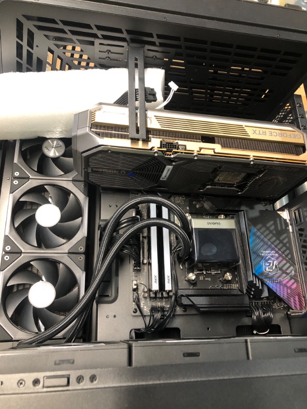 Photo 1 of ****DAMAGED PCIe, STRIPPED AND DAMAGED GPU****
ZOTAC MEK Gaming PC Desktop, NVIDIA GeForce RTX 5090 32GB GDDR7, AMD Ryzen 7 9800X3D Up to 5.2GHz, 32GB DDR5, 2TB NVMe SSD, 1200W 80+ Gold PSU, WiFi 7, Windows 11 Pro