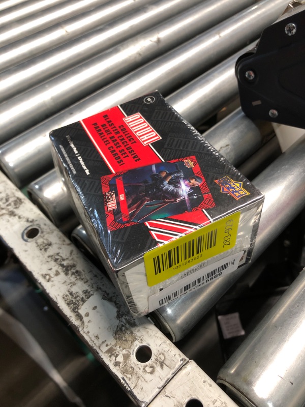 Photo 1 of ***FACTORY SEALED*** 2024 Upper Deck Marvel Annual Blaster (Upper Deck 2023/24) Trading Card Box
