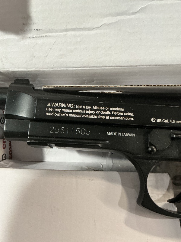 Photo 1 of ***MISSING PARTS***
Crosman CFAMP1L Full Auto P1 CO2-Powered BB Air Pistol With Laser Sight (Class II <1 mW)