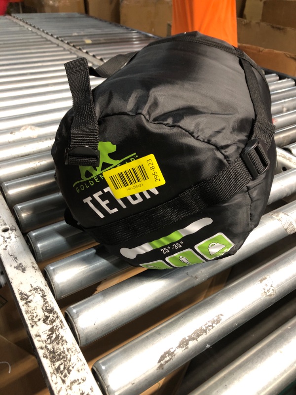 Photo 1 of **************inside seam torn*************

Golden Bear Teton 25-35° Mummy Bag