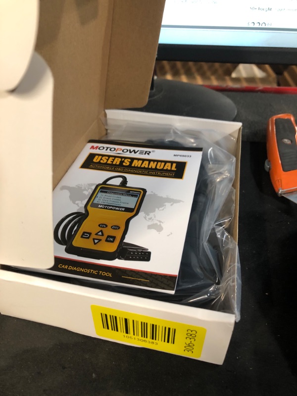 Photo 1 of (see all images) MOTOPOWER MP69033 Car OBD2 Scanner Code Reader Engine Fault Scanner CAN Diagnostic Scan Tool for All OBD II