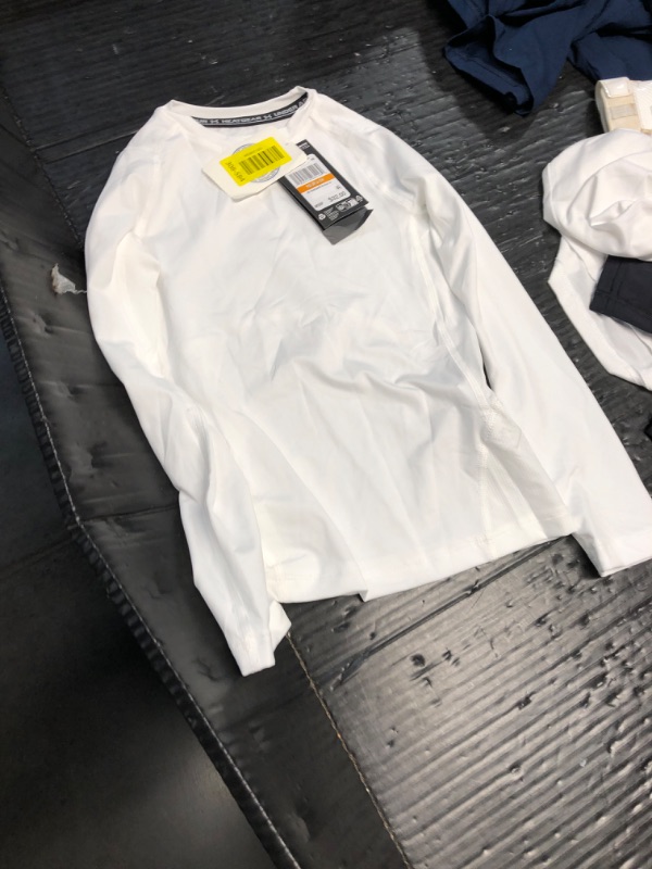 Photo 1 of ***(HEAVILY USED/ MINOR DAMAGE)***Under Armour Boys' HeatGear Armour Long-Sleeve T-Shirt , White (100)/Black , Small