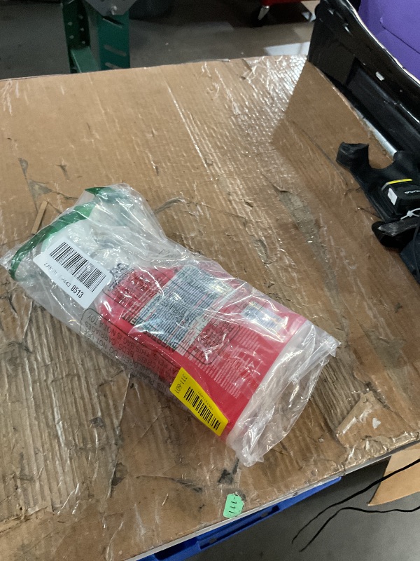 Photo 1 of Resolve Professional Strength Spot and Stain Carpet Cleaner, Carpet Cleaner, Carpet Cleaner Solution, 32 Fl Oz (Pack of 1)