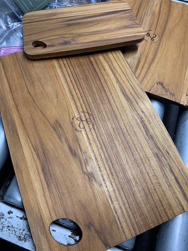 Photo 1 of (see all images for minor damage) Lipper International Teak Wood Cutting Boards with Oval Holes in Corners, Assorted Sizes, Set of 3