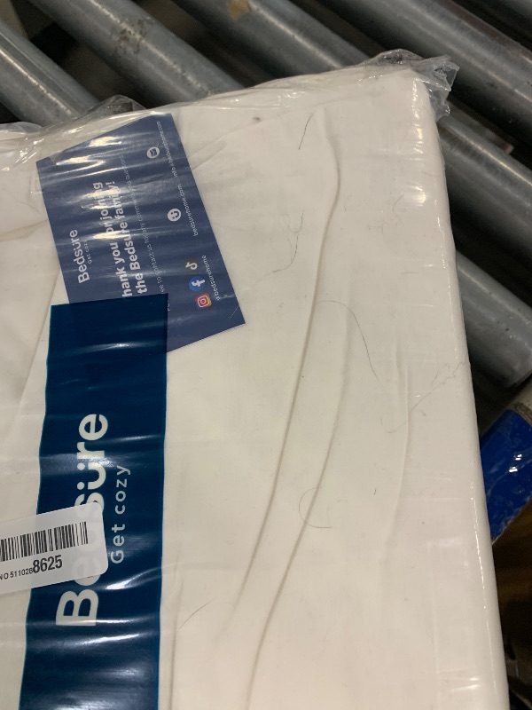 Photo 1 of ** UNCLEAN**Bedsure 100% Washed Cotton Duvet Cover King Size - Natural White Minimalist Bedding Set Linen Like - PureWoven Plain Simple & Soft Comforter Cover for All Seasons (Natural White, King, 104"x90")
