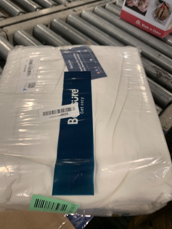 Photo 1 of ** UNCLEAN**Bedsure 100% Washed Cotton Duvet Cover King Size - Natural White Minimalist Bedding Set Linen Like - PureWoven Plain Simple & Soft Comforter Cover for All Seasons (Natural White, King, 104"x90")