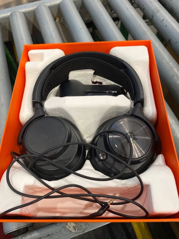 Photo 1 of [Not Wireless - Missing all cables, only headphones and gamedac]
SteelSeries Arctis Nova Pro Omni - Hi-Res Gaming Headset, 96kHz/24bit, ANC, ClearCast Pro Mic, AI Noise Rejection, Mobile App, Mix 2.4GHz + BT, OmniPlay PC+PlayStation+Xbox - Graphite