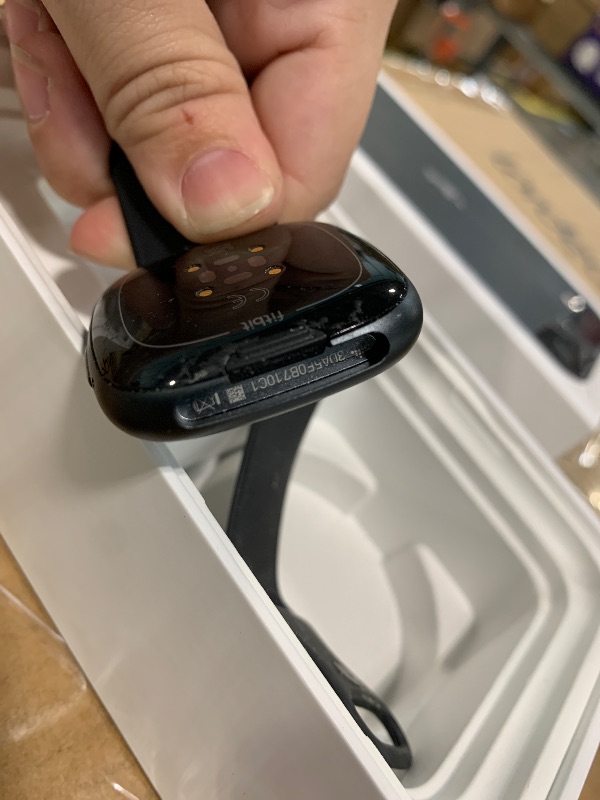 Photo 1 of **UNTESTED**
Fitbit Versa 4 Fitness Smartwatch with Daily Readiness, GPS, 24/7 Heart Rate, 40+ Exercise Modes, Sleep Tracking and more, Black/Graphite, One Size (S & L Bands Included)