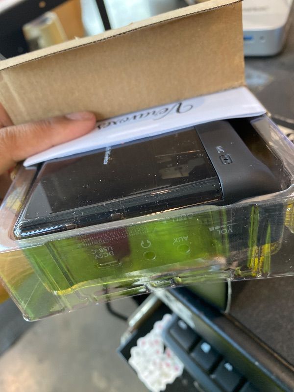 Photo 1 of **UNTESTED**
VERAVOXES Portable Bluetooth Cassette Tape Player, Cassette Player Recorder,Equipped with Headphone and AUX Ports, Support AUX Line in Record,Built-in Microphone, Powered by DC or AA Battery (Black)