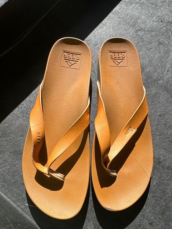 Photo 1 of **DAMAGED**
REEF Cushion Court Womens Flip Flop, Molded Cushion Footbed, Arch Support, Natural, 11