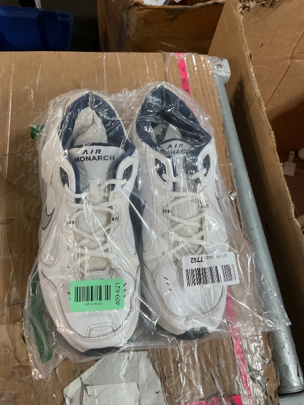 Photo 1 of * heels are a little dirty *
Nike Men's NIKE AIR MONARCH IV (4E) RUNNING SHOES -13; White / Metallic Silver-Midnight Navy