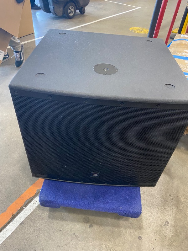 Photo 1 of •• SEE NOTES••FOR PARTS• JBL Professional EON718S Powered PA Subwoofer with Bluetooth, 18-inch, Wired Electric, Black