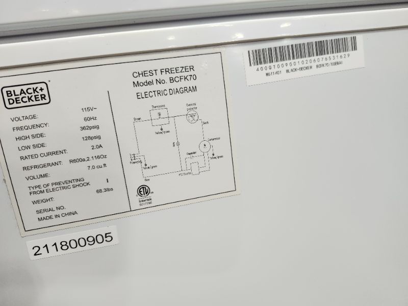 Photo 1 of **********FOR PARTS ONLY- FREEZER LIGHT UP WHEN PLUGGED IN BUT DOES NOT COOL**************
BLACK+DECKER 7.0 Cu. Ft. Chest Freezer, Holds up to 245 Lbs. of Frozen Food with Organizer Basket