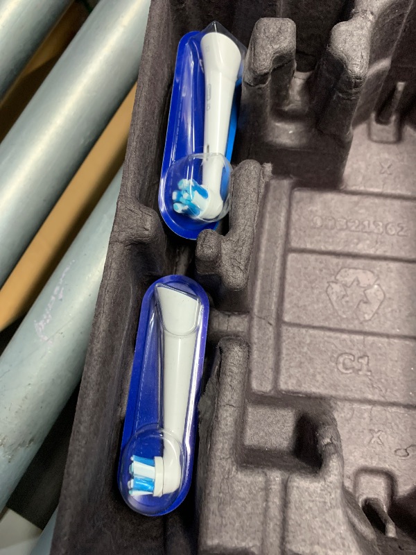 Photo 1 of (used)(see all images) Oral-B iO Series 8 Electric Toothbrush with 2 Replacement Brush Heads and Travel Case, Rechargeable Toothbrush, Whitealabaster