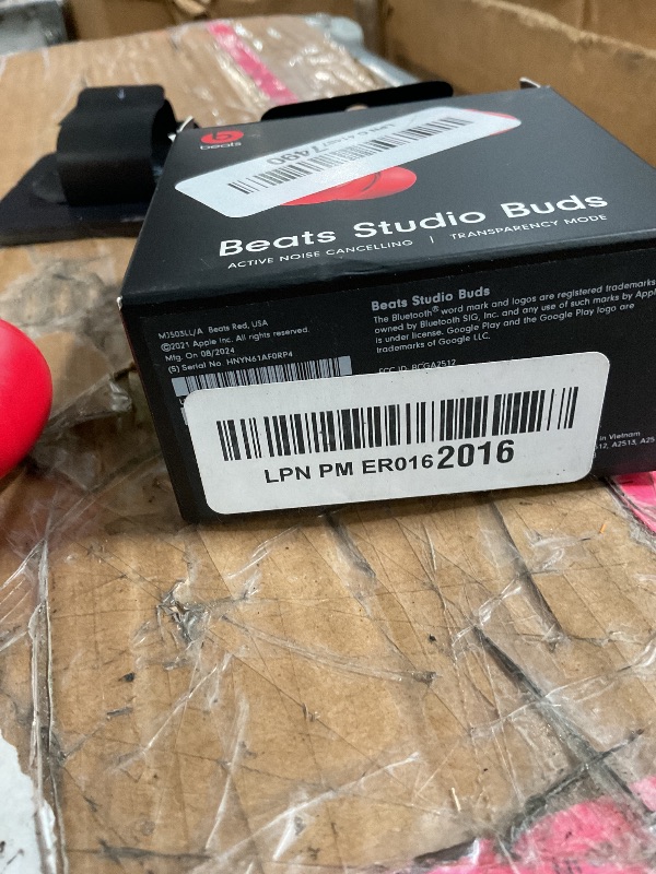 Photo 1 of (left ear does not work) Beats Studio Buds - True Wireless Noise Cancelling Earbuds - Compatible with Apple & Android, Built-in Microphone, IPX4 Rating, Sweat Resistant Earphon