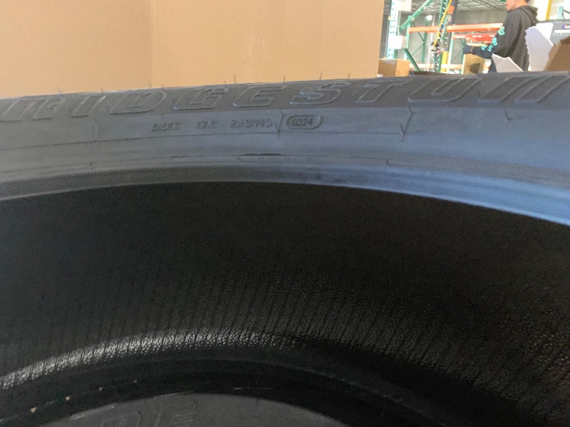 Photo 1 of (scuffs)
Bridgestone Tire DUELER HL ALENZA All Season - 275/55R20 111S