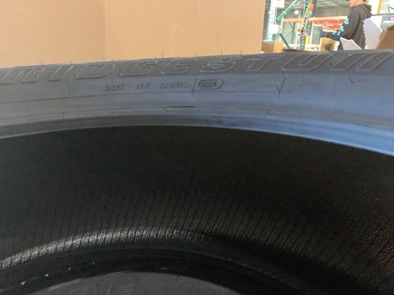 Photo 1 of (scuffs)
Bridgestone Tire DUELER HL ALENZA All Season - 275/55R20 111S