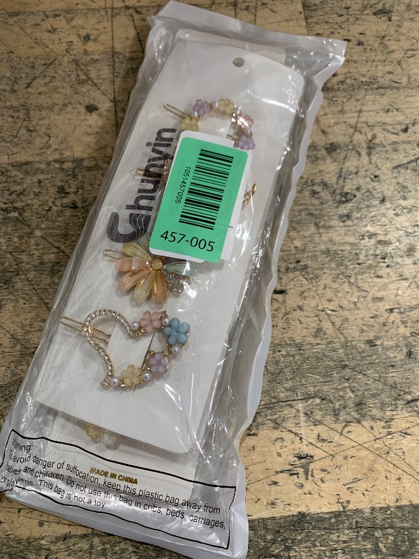 Photo 1 of 18 Pcs Rhinestone Butterfly Hair Clips Decorative Bobby Pins Crystal Flower Handmade Metal Barrettes for Women Gold Prom Hair Accessories Glitter Styling Pins for women Wedding Jewelry