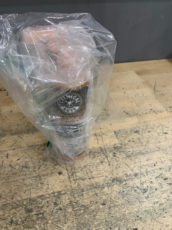 Photo 1 of Chemical Guys Signature Series Orange Degreaser, Heavy-duty All-purpose Cleaner For Engines, Tires, Undercarriages & More, Professional Strength Formula, Breaks Down Grease, Oil & Grime - 16 fl oz