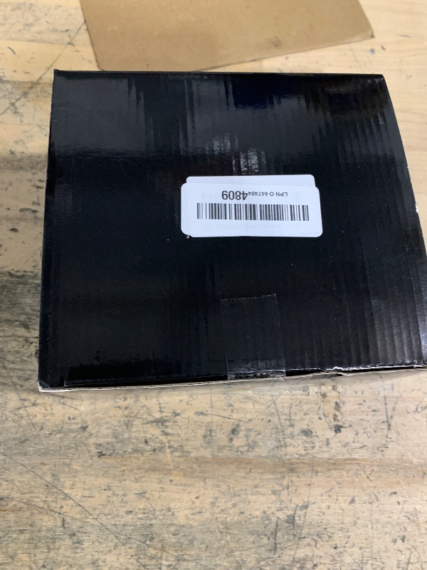 Photo 1 of (Short Neck) PAR30 Dusk to Dawn LED Flood Light Bulb, Photocell Sensor Bulb,10W Equivalent 75W,1100Lm,5000K,E26 Base,IP65 Waterproof for Outdoor Porch Light, 4 Pack