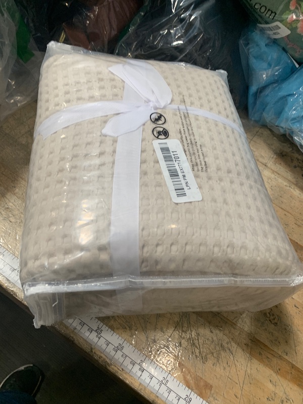 Photo 1 of 100% Cotton Waffle Blanket (Khaki - Queen Size - 90 * 90''), Pre-Washed and Anti-Shrinkage Soft Lightweight Bed & Couch Blanket, 380 GSM Waffle Weave Throw Blanket for All Seasons