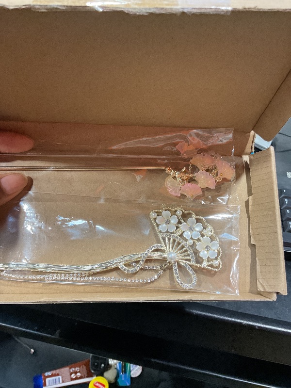 Photo 1 of **** Partial set 2 not 4/ Pink & Gold **** 4 PCS Retro Flower Hairpins Japanese Floral Hair Sticks Hair Pins Chinese Hair Sticks Retro Hairpins Japanese Hair Chopsticks Flower Hair Accessories for Women Long Hair