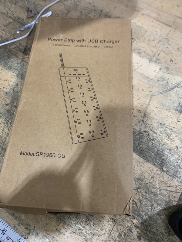 Photo 1 of (USED/FAIR) Power Strip Surge Protector, HOPOW 6 Ft Heavy Duty Flat Plug Extension Cord with 19 Outlets and 4 USB Ports, 1875W, 2100J Surge Protection, Wall Mount for Home, Office, Gaming Room, Dorm, Black