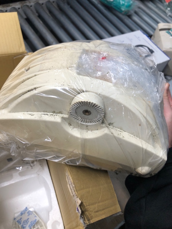 Photo 1 of (parts) (speakers are non-functional) Yamaha Audio NS-AW150W 2-Way Indoor/Outdoor Speakers (Pair, White)