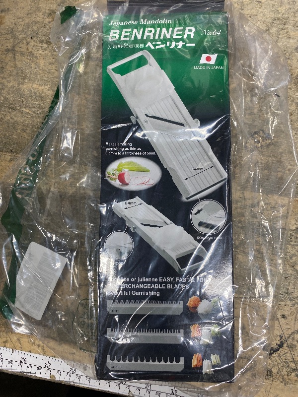 Photo 1 of ***************Missing 1 of the blades*************
Benriner Mandoline Slicer, with 4 Japanese Stainless Steel Blades, BPA Free, New Model