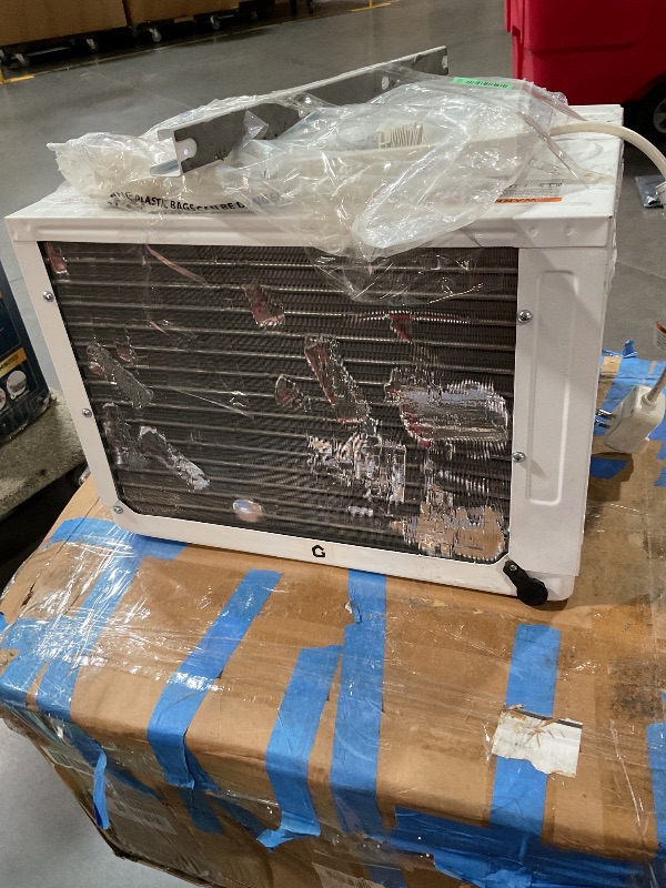 Photo 1 of ** PARTS ONLY- SEVERELY DAMAGED, SMELLS LIKE SMOKE**

 8,000 BTU Window Air Conditioner,Cool Rooms Up to 350 Sq.Ft.,Smart Window AC Unit with Smartphone App or Remote Control,3 Fan Mode,Sleep&ECO Mode,Washable Filter,for Bedroom Apartment Office,New R32