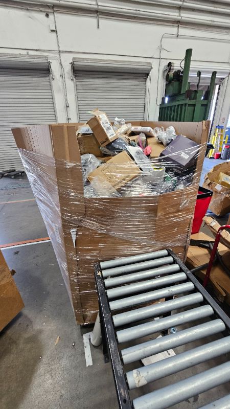 Photo 1 of ****FINAL SALE****Nellis Auction No Sale Pallet 