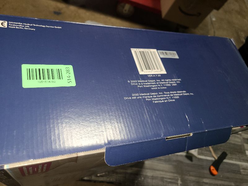 Photo 1 of 2-in-1 Locking Raised Toilet Seat with Tool-free Removable Arms