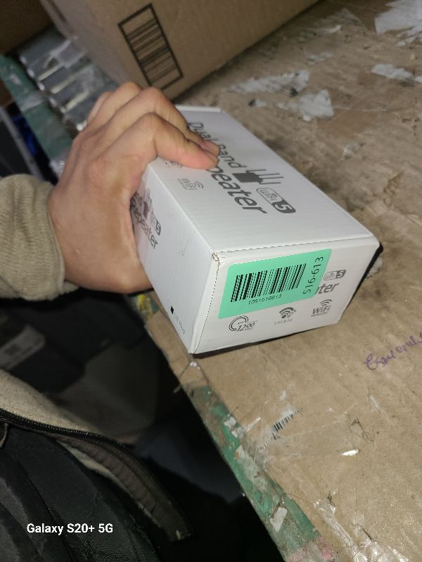 Photo 1 of 1200Mbps WiFi Extender HIBFEWOULANFKSDM