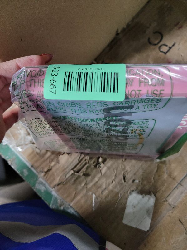 Photo 1 of Stitch  For Clothes - Handheld Stitch Tag Gun Quick Clothing Fixer - Tagging Gun - Sewing Kit Includes 6 Needle, 1000 Black Fasteners & 1000 White Fasteners (Purple, Grey)