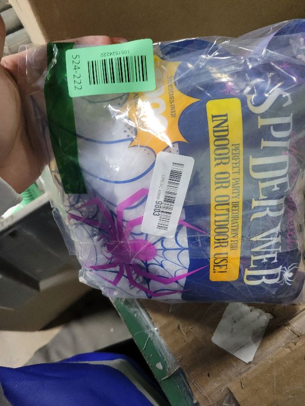 Photo 1 of 1000 sqft Spider Webs Halloween Decorations with 77 Fake Spiders, Super Stretch Cobwebs for Halloween Indoor and Outdoor Decor