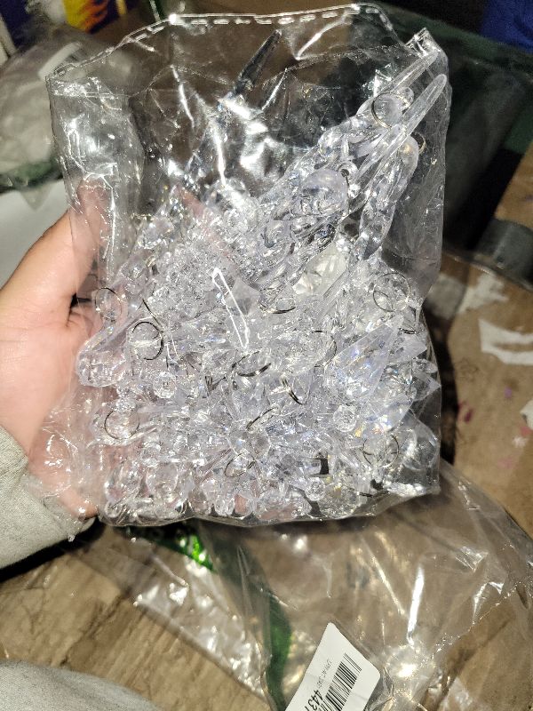 Photo 1 of 18pcs Crystal Christmas Ornaments for Tree Decorations-Hanging Acrylic Snowflake Icicle Ornaments with Drop Pendants for Winter Wonderland Chandelier Crystals Decorations Supplies