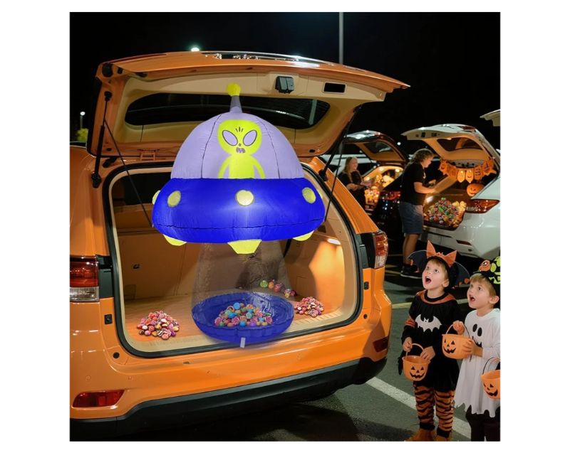 View 1 of (128)
2025 Halloween Trunk or Treat Car Decorations, Alien-Themed Halloween Car Inflatable Decor, Built-in LED Lights & Candy Pocket for Outdoor Trunk Parties & Events