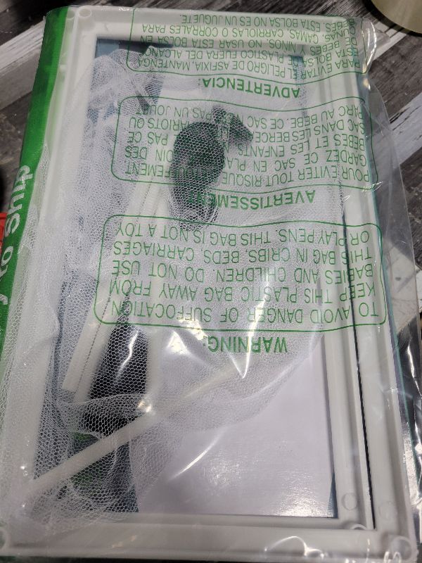 Photo 1 of 2 Pieces Fish Tank Breeder Net, Akamino Large Fish Breeder Isolation Box, Plastic Frame Hatching Box Separation Net Breeding Box with Suction Cup for Aquarium