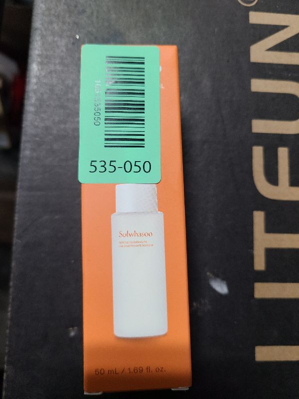 Photo 1 of Sulwhasoo Gentle Lightweight, silky texture Korean Double Cleansing oil to melt away Waterproof Makeup, 1.69 fl. oz.