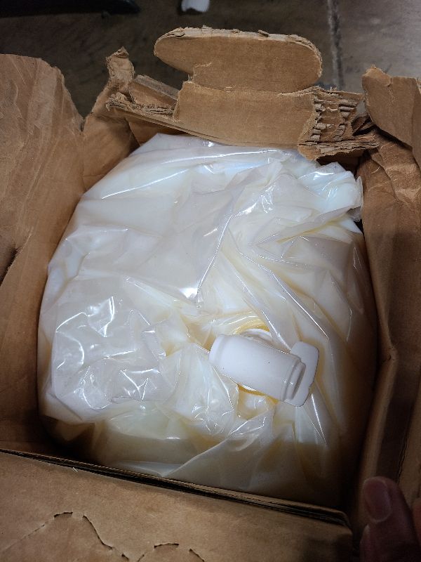 Photo 1 of 

Diversey Carefree Floor Finish/Sealer