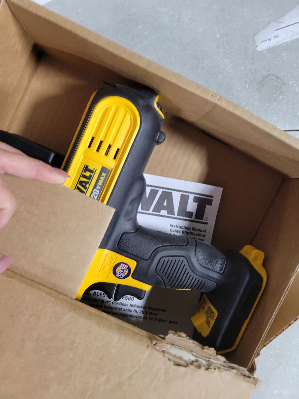 Photo 1 of 20V MAX Cordless 29 oz / 600 ml Adhesive Gun (Tool Only)